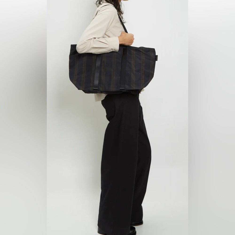 Amiacalva medium plaid tote